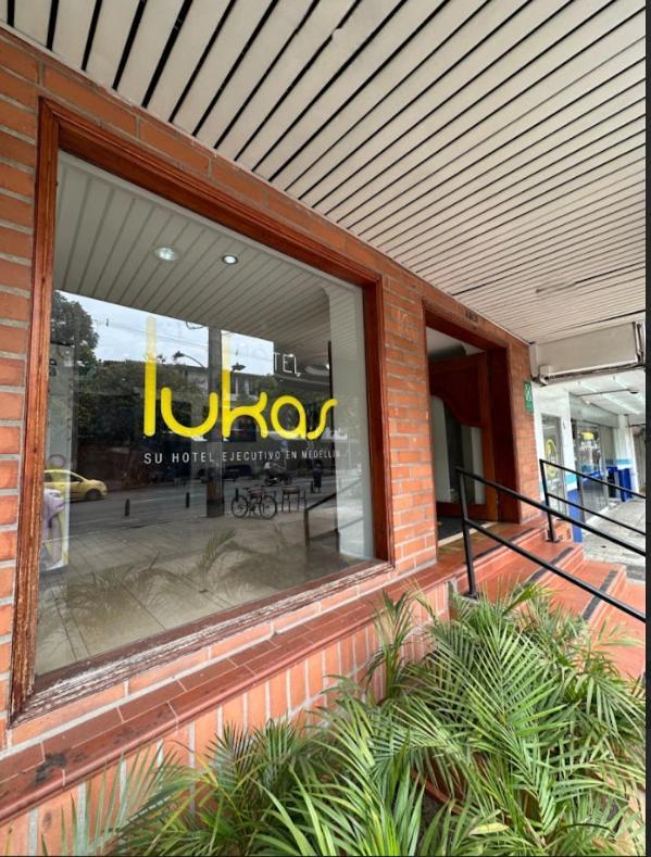 Hotel Lukas 麦德林 外观 照片