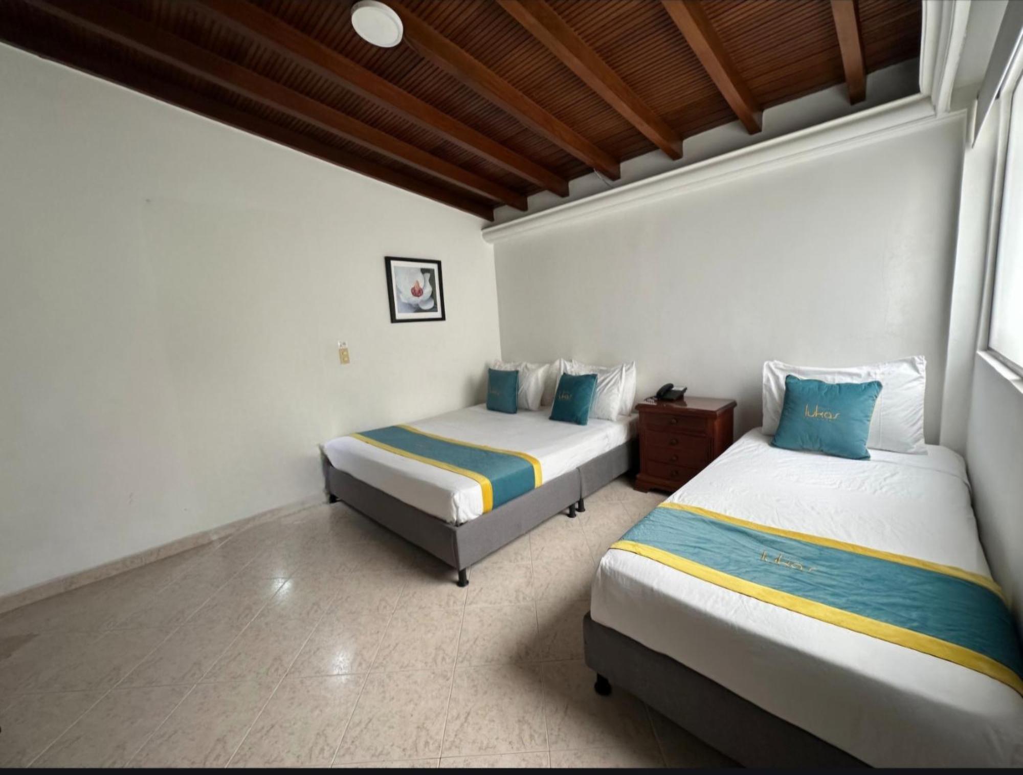 Hotel Lukas 麦德林 外观 照片