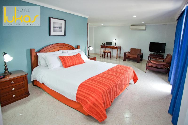 Hotel Lukas 麦德林 外观 照片