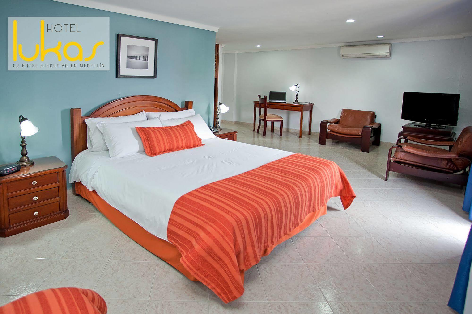 Hotel Lukas 麦德林 外观 照片