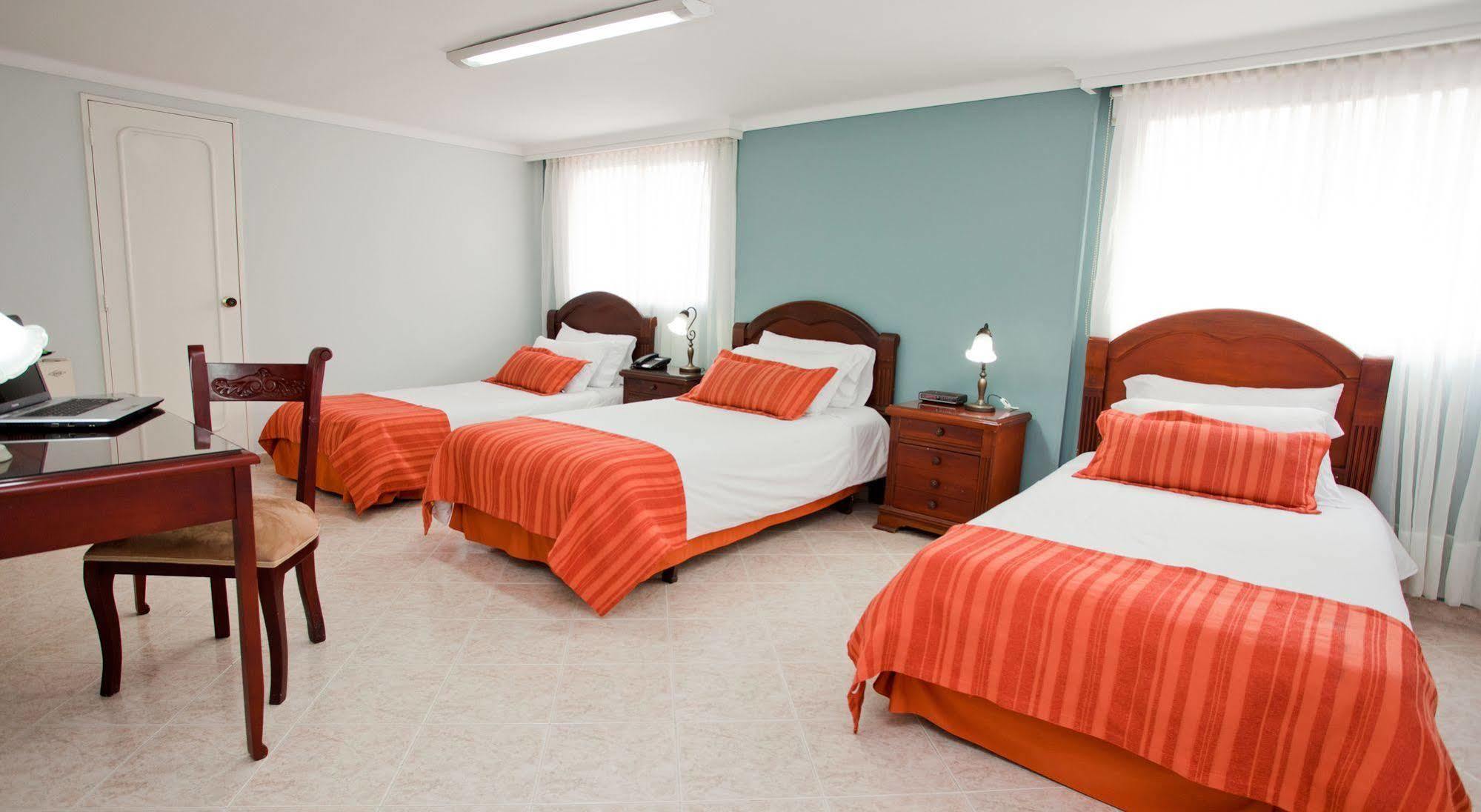 Hotel Lukas 麦德林 外观 照片
