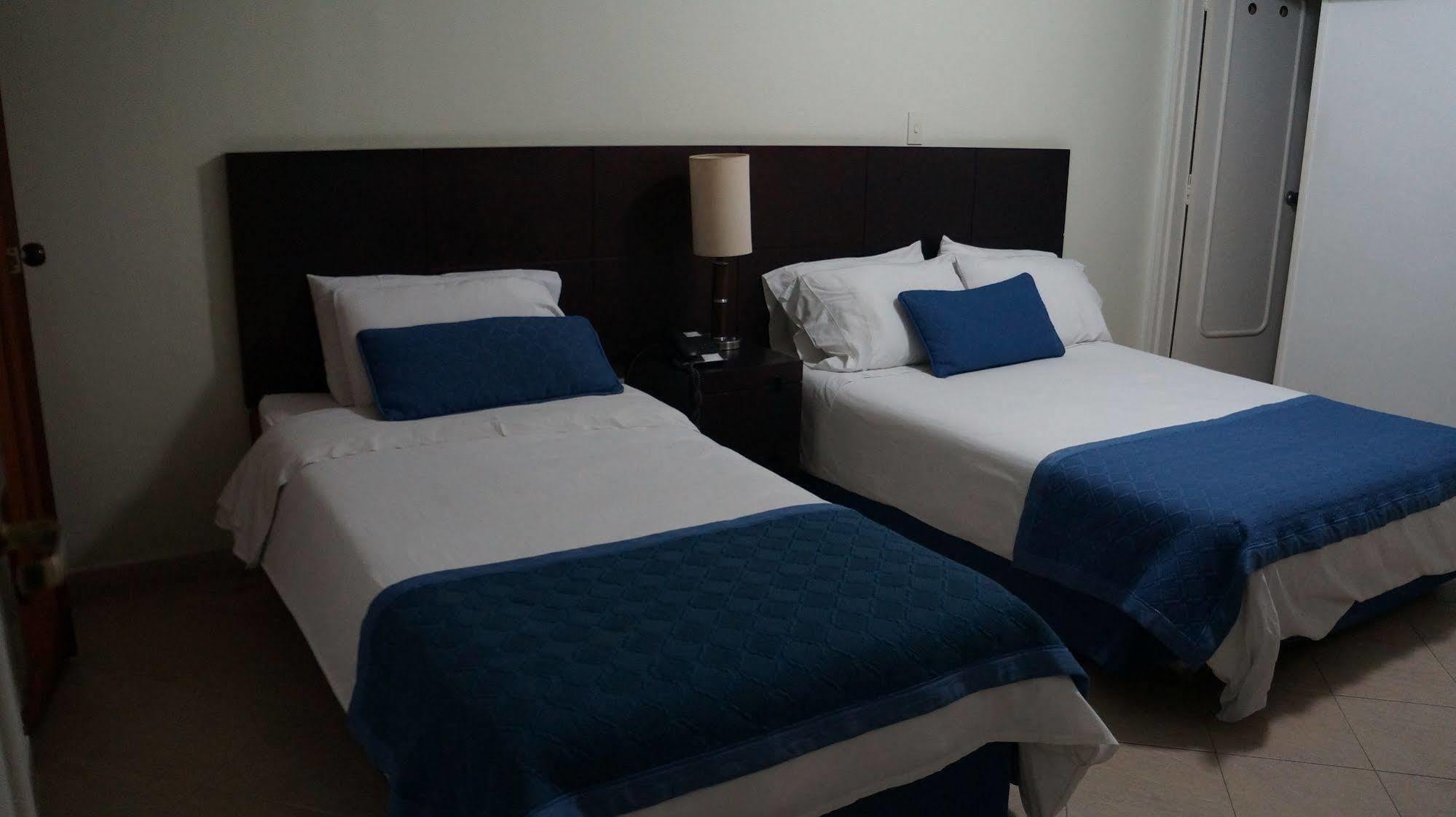 Hotel Lukas 麦德林 外观 照片